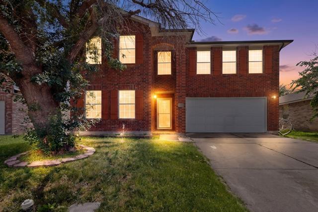 property at 2216 Chestnut Dr