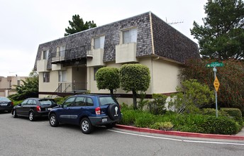 100 Oxford Ln in San Bruno, CA - Building Photo - Building Photo