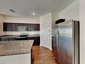 11512 Bryce Canyon Ln in Gibsonton, FL - Building Photo - Building Photo