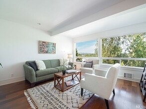 49 W Etruria St in Seattle, WA - Building Photo - Building Photo