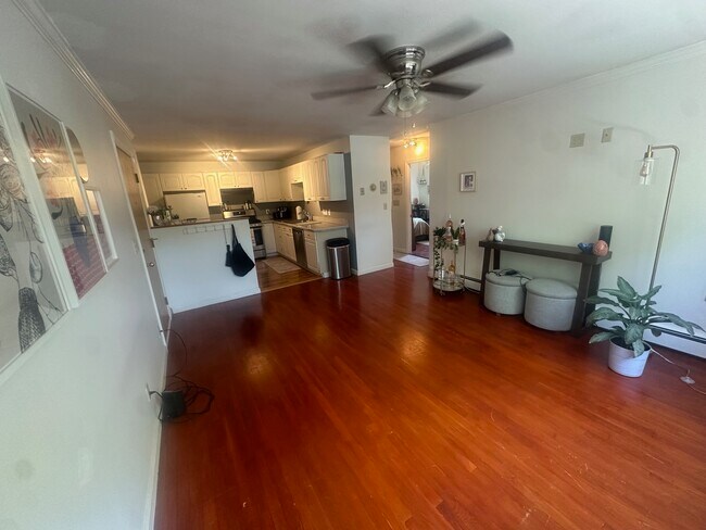 40 Clifton St, Unit 23 in Cambridge, MA - Foto de edificio - Building Photo