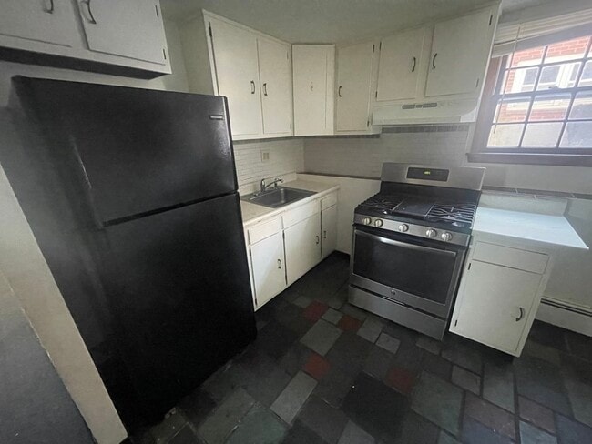 2 Maynard St, Unit 2