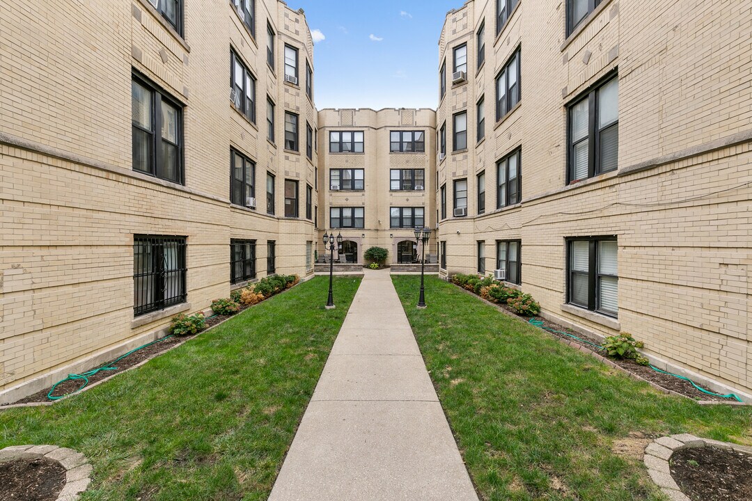 3637 W Dickens Ave in Chicago, IL - Building Photo