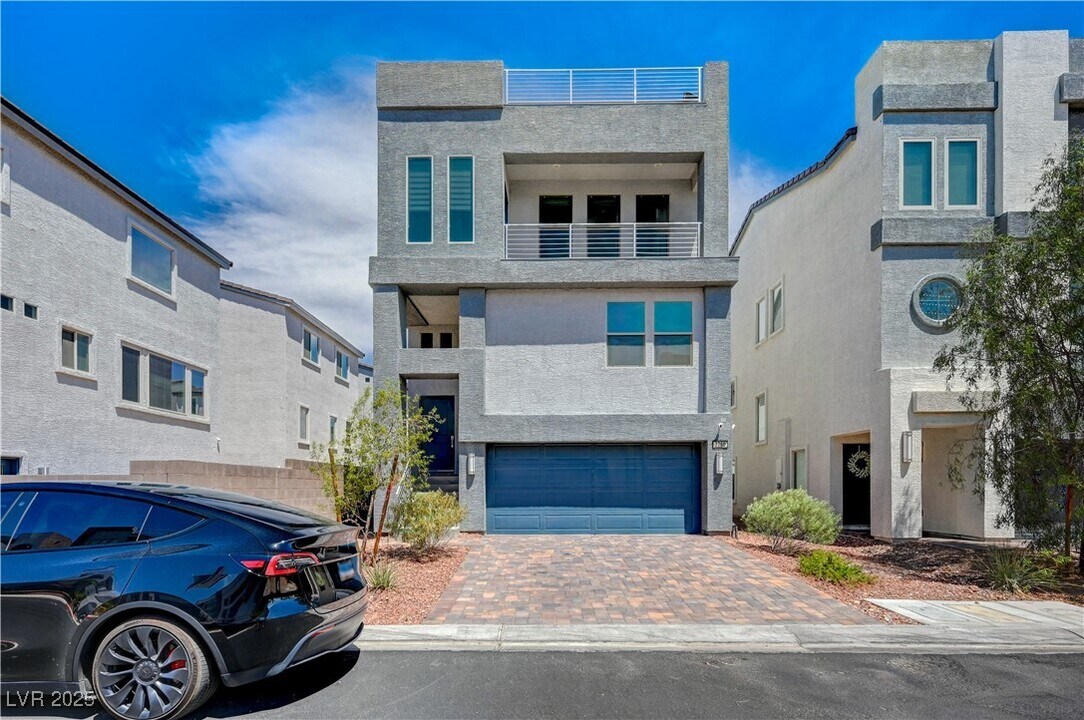 7760 Misty Oaks Ave in Las Vegas, NV - Building Photo