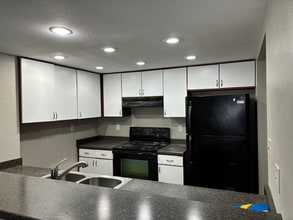 2443 Lexington Village Ln in Colorado Springs, CO - Building Photo - Building Photo