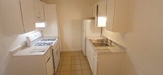 2022 Castleberry Ln in Las Vegas, NV - Building Photo