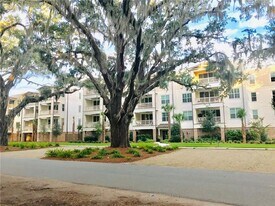 111 Gascoigne Ave in St. Simons Island, GA - Building Photo