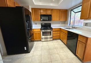5721 Royal Vista Way in Reno, NV - Building Photo - Building Photo