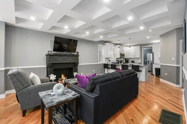 8128 S King Dr in Chicago, IL - Building Photo - Building Photo