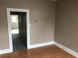 130 Mooney St in Olyphant, PA - Building Photo