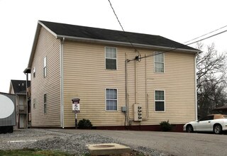11 Hughes Ave in Winchester, KY - Foto de edificio - Building Photo