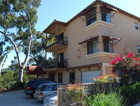 Santa Fe Villas in San Diego, CA - Foto de edificio - Building Photo