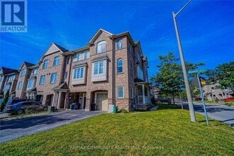 1 Burnsborough St in Ajax, ON - Building Photo - Building Photo