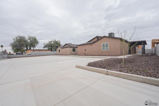 1921 S Walnut Ave in Yuma, AZ - Building Photo - Building Photo