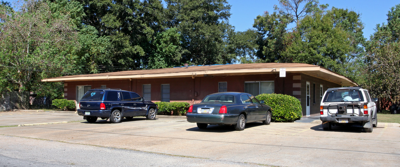 5013 Meridian St in Moss Point, MS - Building Photo