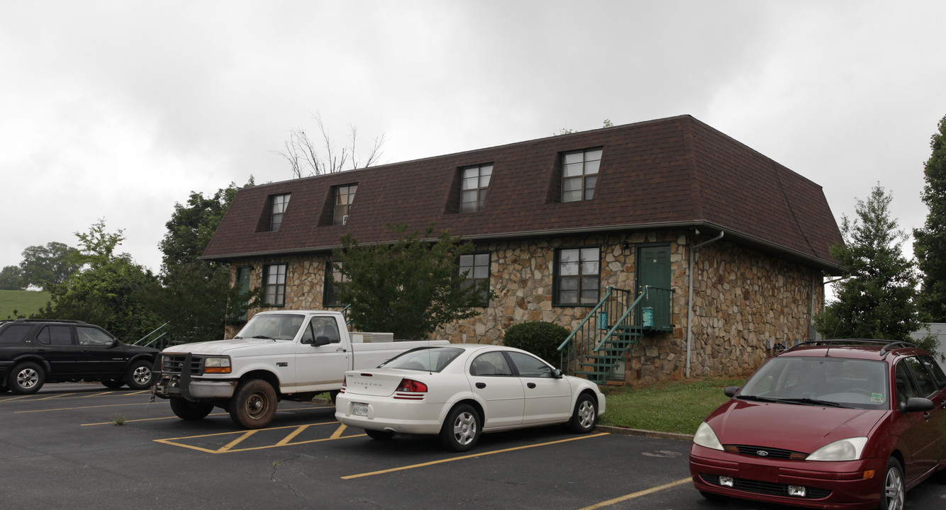 810 New Highway 68 in Sweetwater, TN - Foto de edificio