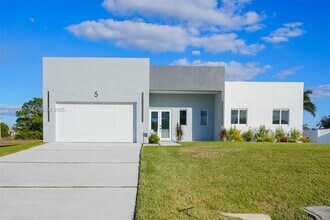 5 SW 26th Pl in Cape Coral, FL - Building Photo - Building Photo
