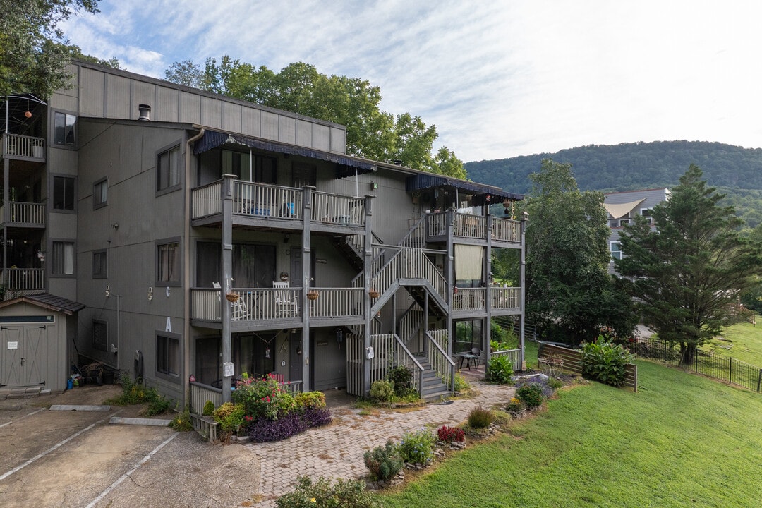 River Canyon in Chattanooga, TN - Foto de edificio