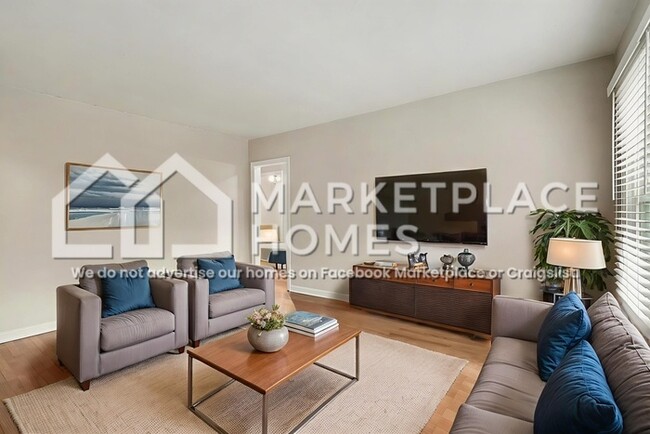 2851 Akron St in Atlanta, GA - Building Photo - Building Photo