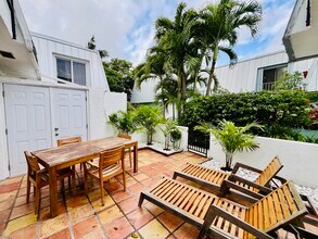 106 Linda Ln in Riviera Beach, FL - Building Photo - Building Photo