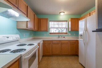 19153 SE Yamhill St in Portland, OR - Building Photo - Building Photo