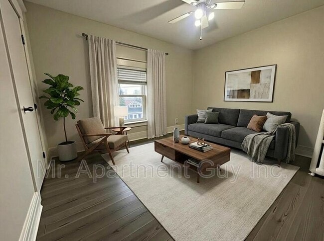 78 Merritt St in St Catharines, ON - Building Photo - Building Photo