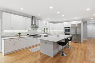 22 Austin Ln in Hollis, NH - Building Photo - Building Photo