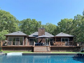 20 Quarty Ct in East Hampton, NY - Building Photo