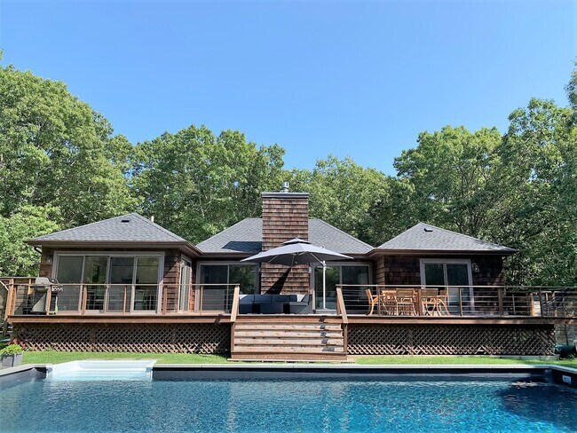 property at 20 Quarty Ct