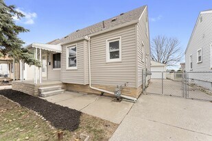 4669 17th St in Wyandotte, MI - Building Photo