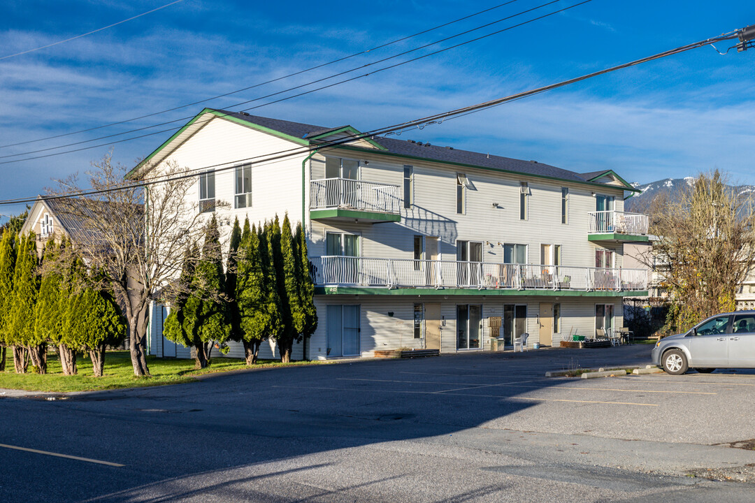 46133 Victoria Ave in Chilliwack, BC - Building Photo