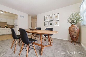 906 SE 3rd Terrace in Lee's Summit, MO - Building Photo - Building Photo