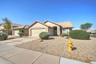 761 N Granada Dr in Chandler, AZ - Building Photo