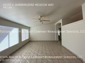 10192 E Hummingbird Meadow Way-Unit -704 in Tucson, AZ - Building Photo - Building Photo