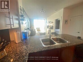 3515-3515 Kariya Dr in Mississauga, ON - Building Photo - Building Photo