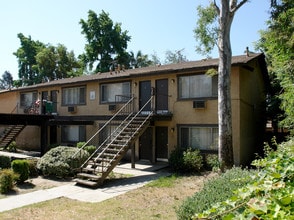 1003-1009 E Deodar St in Ontario, CA - Building Photo - Building Photo