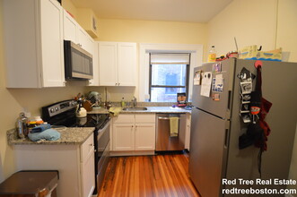 1463 Beacon St, Unit 31 in Brookline, MA - Building Photo - Building Photo