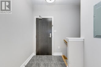 2326 Taunton Rd in Oakville, ON - Building Photo - Building Photo