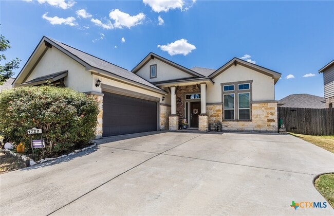 1722 Village Springs in New Braunfels, TX - Building Photo - Building Photo
