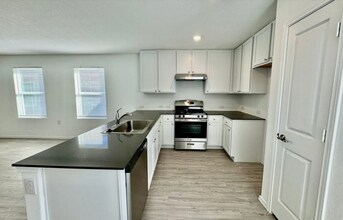 10119 Asta Trl in San Antonio, TX - Building Photo - Building Photo