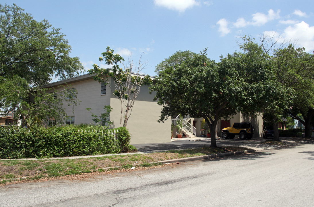 211 Danube Ave in Tampa, FL - Foto de edificio