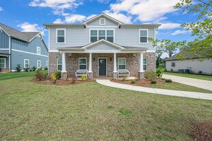 60 Sumter Wy in Pell City, AL - Building Photo