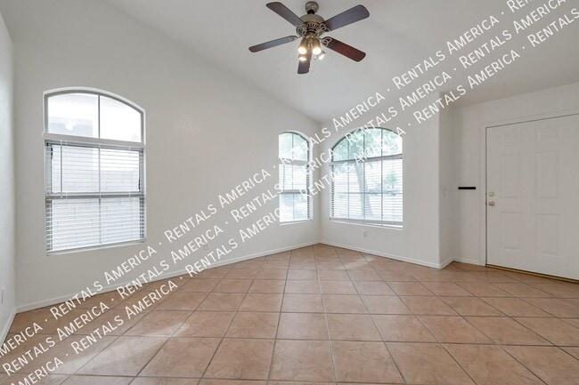 2261 S. Comanche Dr. in Chandler, AZ - Building Photo - Building Photo