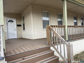 692 Enfield St in Enfield, CT - Building Photo - Building Photo