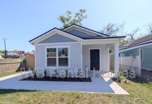 1349 Rushing St in Jacksonville, FL - Building Photo