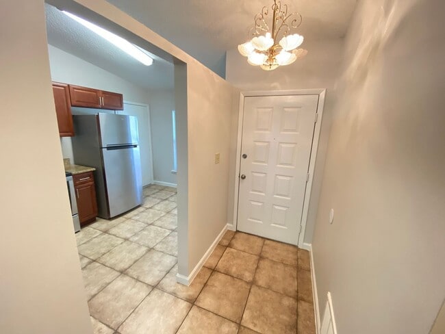 135 Sand Pine Cir in Sanford, FL - Building Photo - Building Photo
