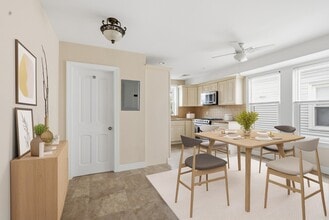 168 Woodside Ave in Ridgewood, NJ - Building Photo - Building Photo