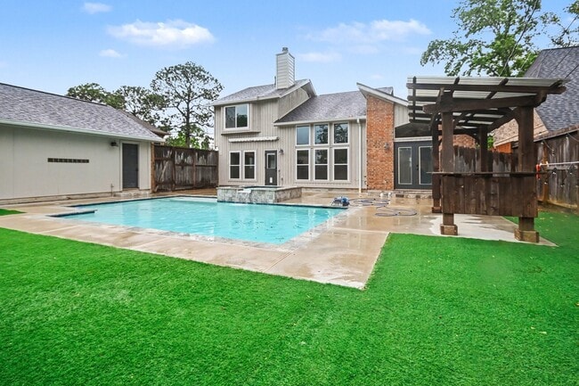 property at 522 Crestwood Dr