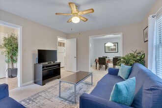 2210 Wilshire Dr in Durham, NC - Foto de edificio - Building Photo