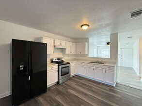 4411 Mystic Sunrise Dr in San Antonio, TX - Foto de edificio - Building Photo